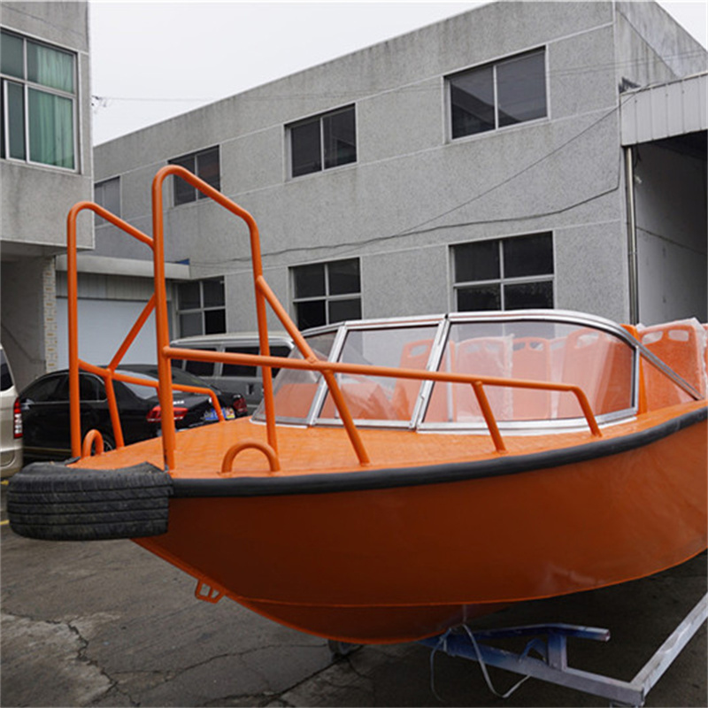 Aluminium-Schnellboot mit Außenbordmotor