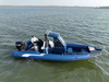 PVC- und Hypalon-Material. Fischerboot, Familienunterhaltung mit Motor 